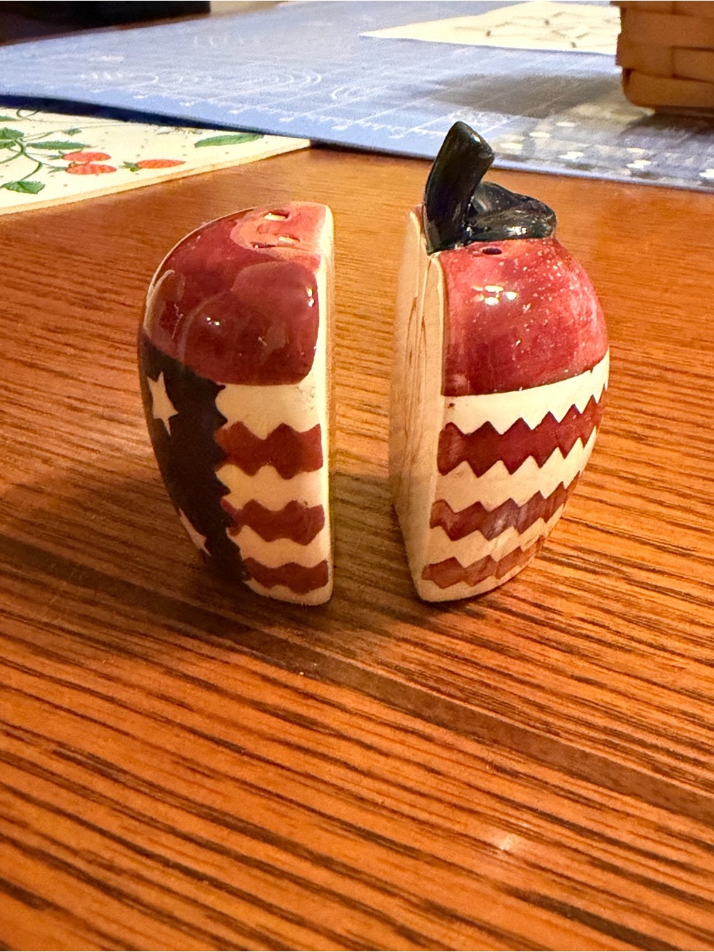 PATRIOTIC APPLE SALT AND PEPPER SHAKER